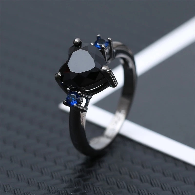 Black Heart Vintage Ring