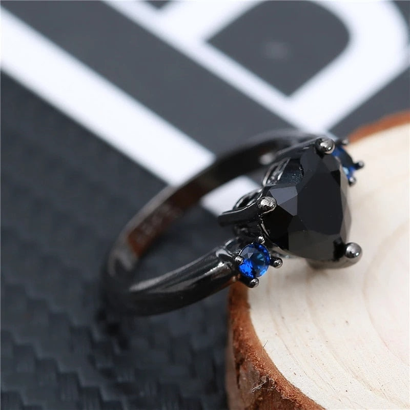 Black Heart Vintage Ring