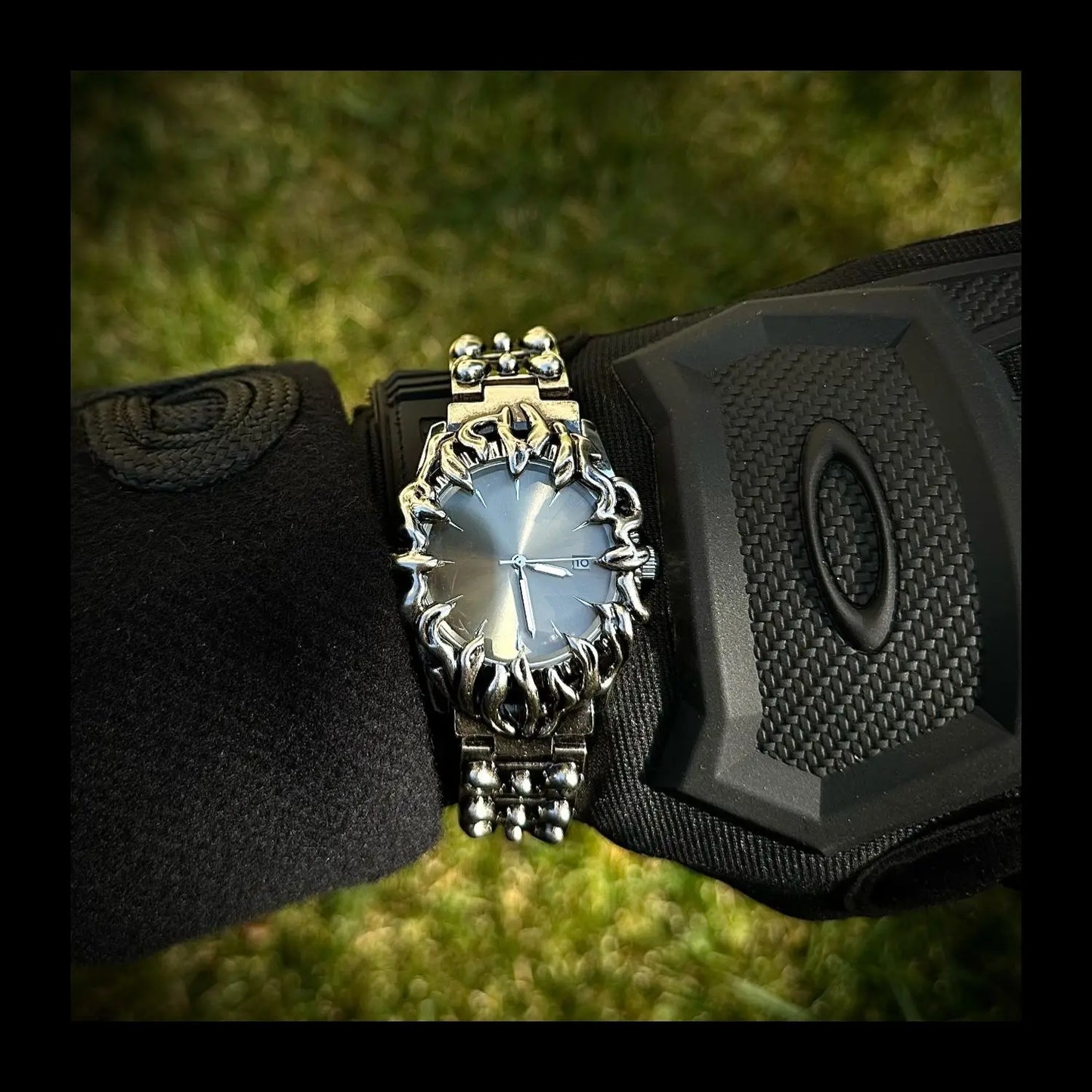 Heritage Claw Watch