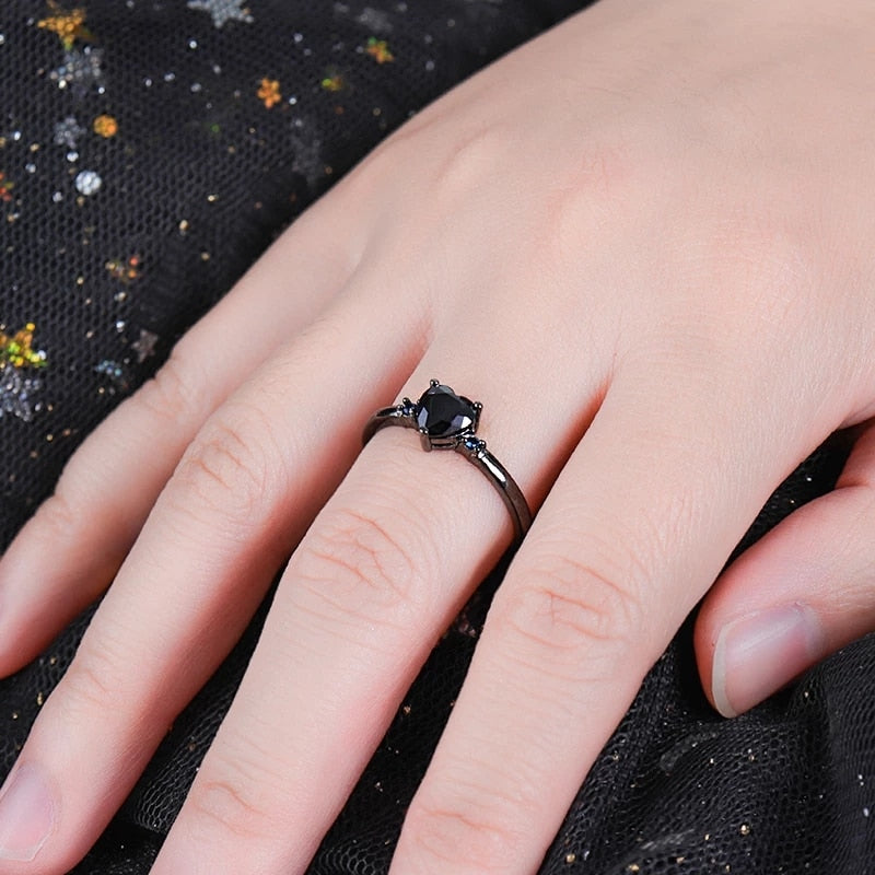 Black Heart Vintage Ring