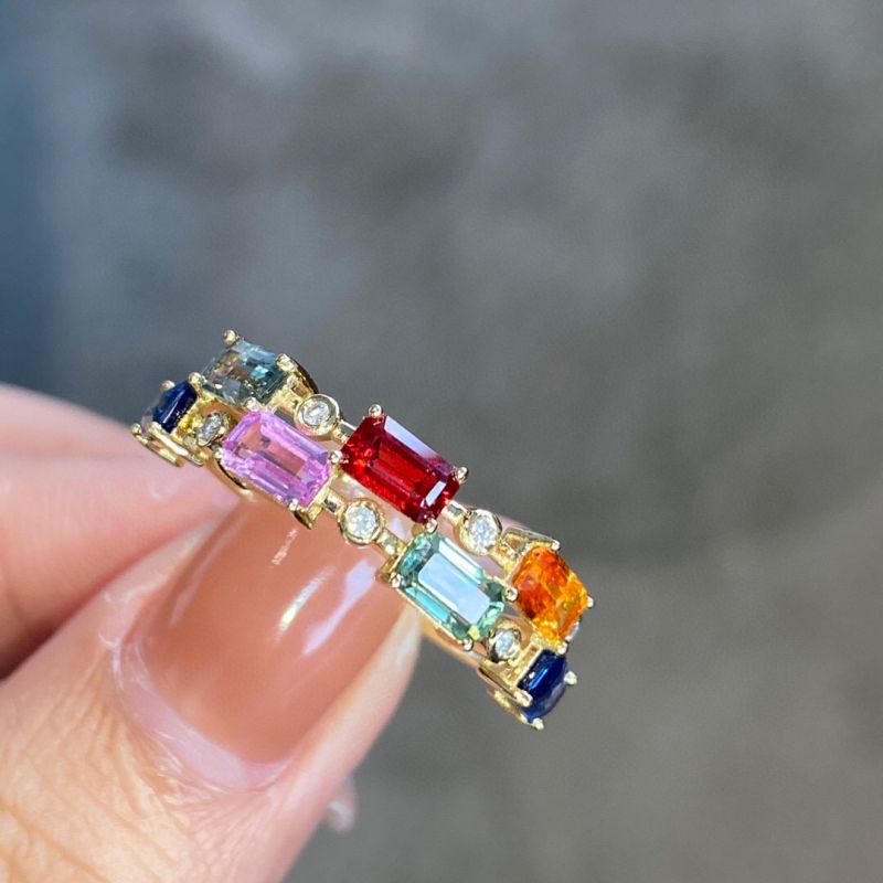 Woman's 18k Gold Sapphire And Dimond Ring