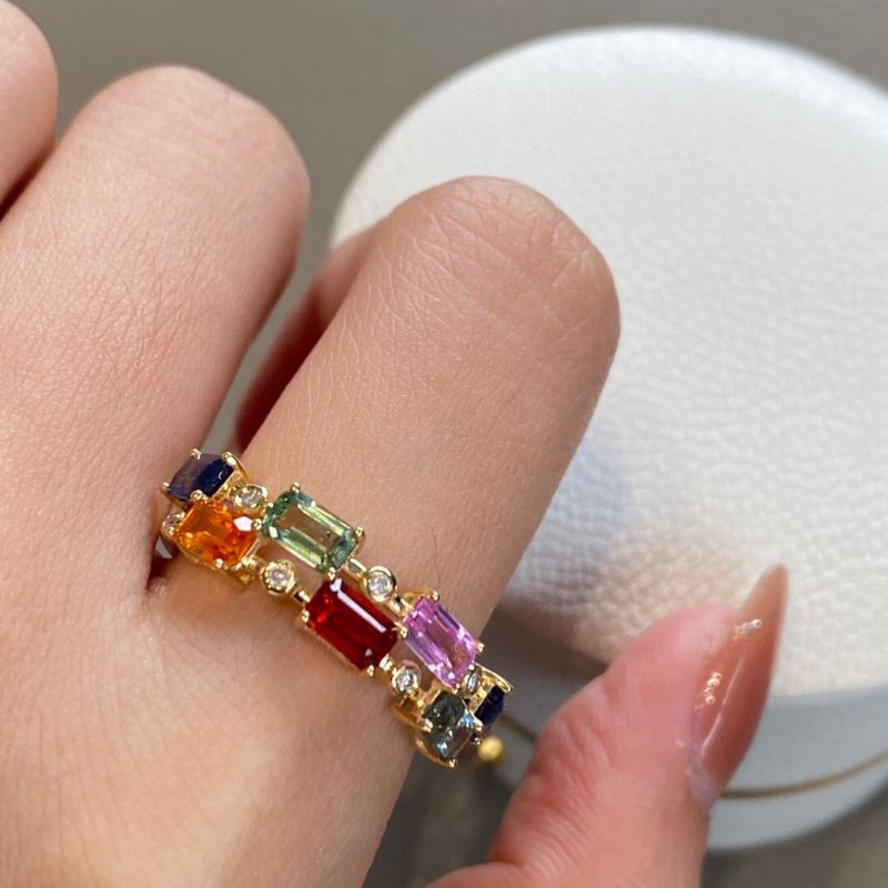 Woman's 18k Gold Sapphire And Dimond Ring