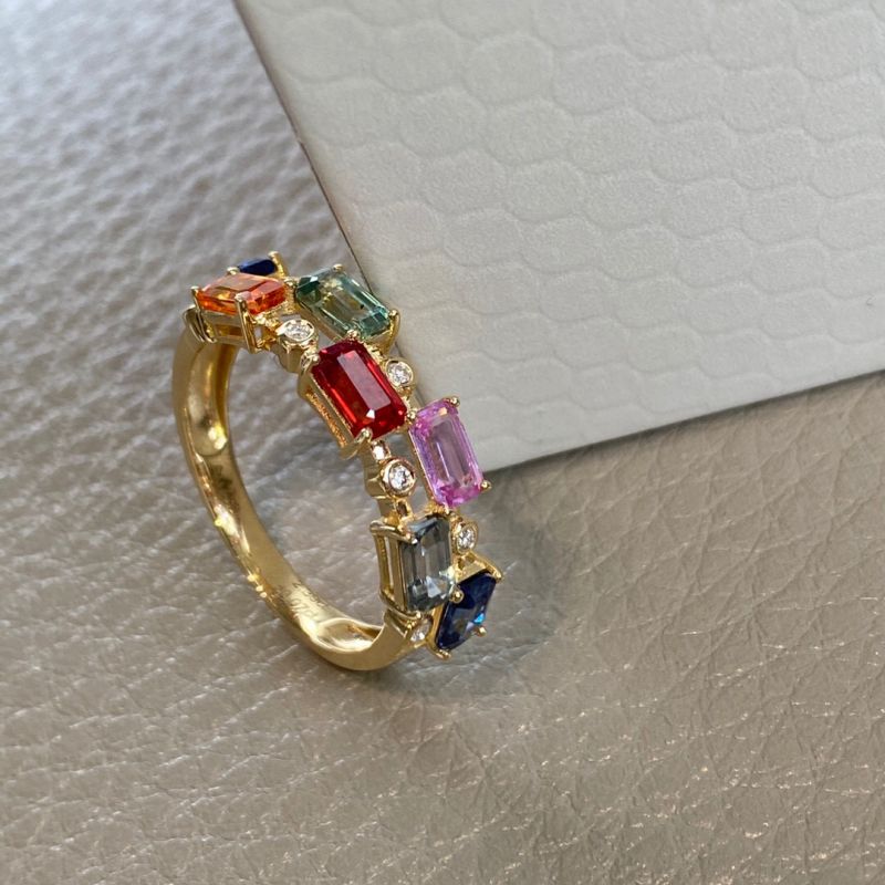 Woman's 18k Gold Sapphire And Dimond Ring