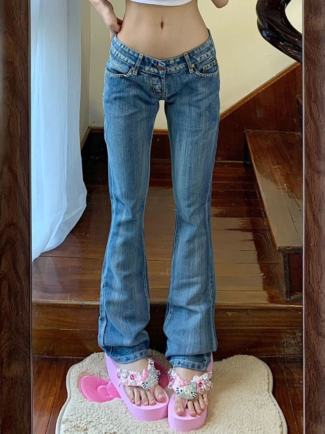 Hello Kitty Embroidered Rise jeans