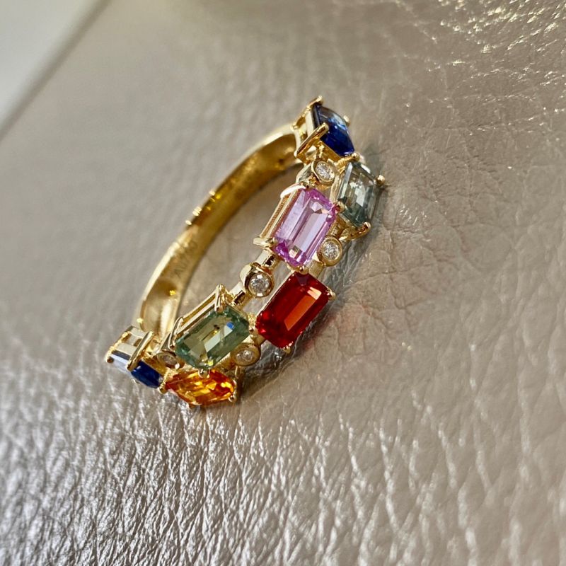 Woman's 18k Gold Sapphire And Dimond Ring